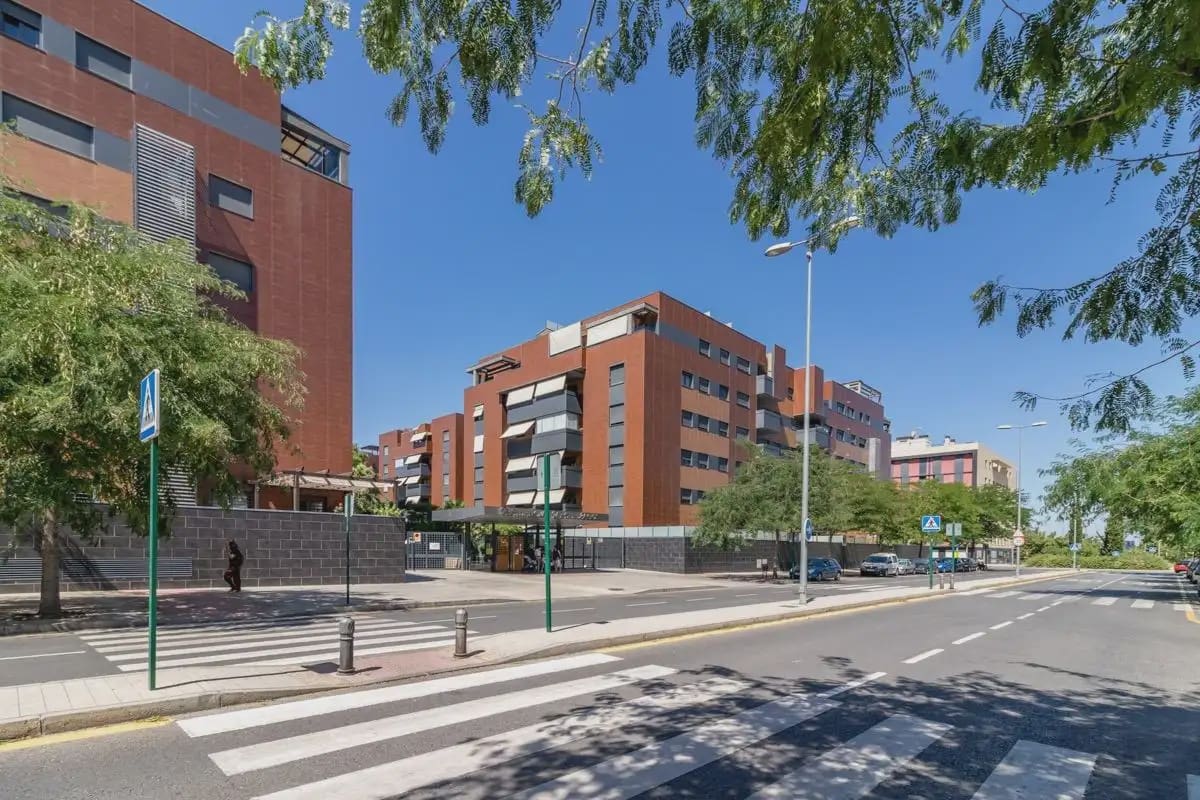 2 soveværelse Lejlighed til salg i Granada by med swimmingpool garage - € 345.000 (Ref: 9932392)