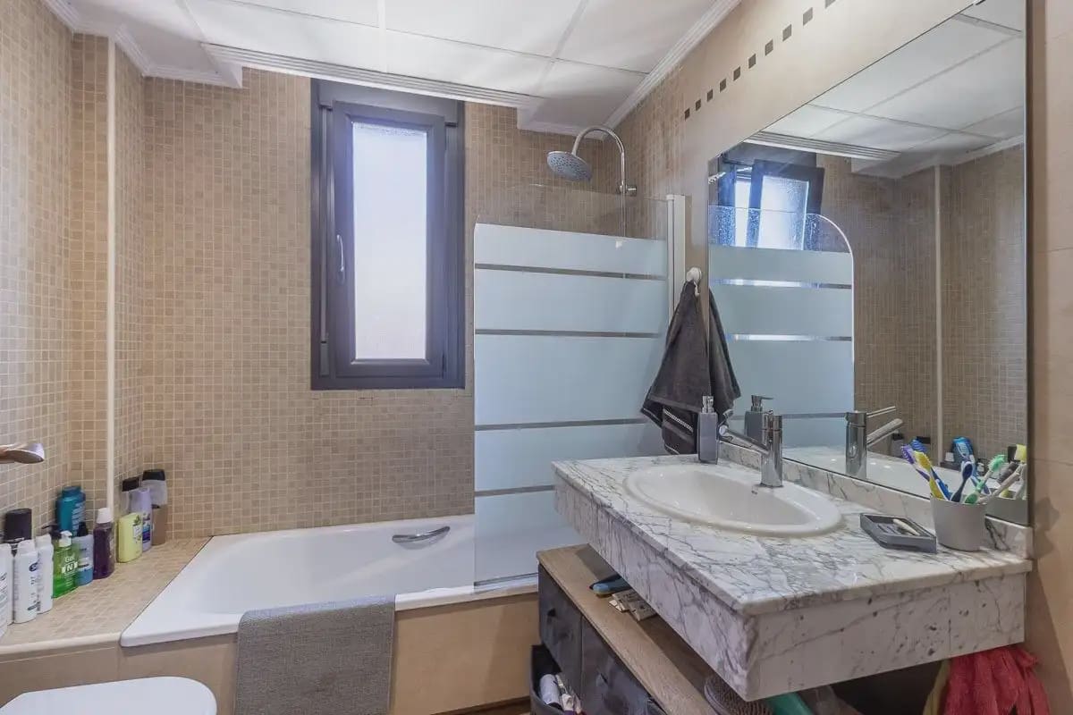 2 soveværelse Lejlighed til salg i Granada by med swimmingpool garage - € 345.000 (Ref: 9932392)