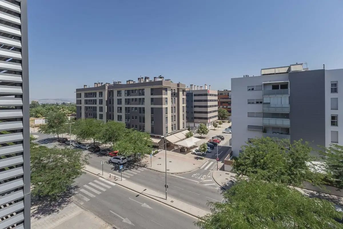 2 soveværelse Lejlighed til salg i Granada by med swimmingpool garage - € 345.000 (Ref: 9932392)
