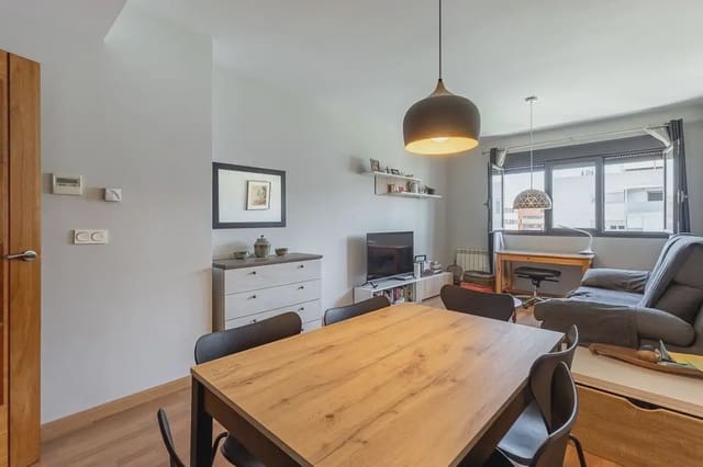 2 soveværelse Lejlighed til salg i Figares, Granada by med swimmingpool garage - € 345.000 (Ref: 9932392)