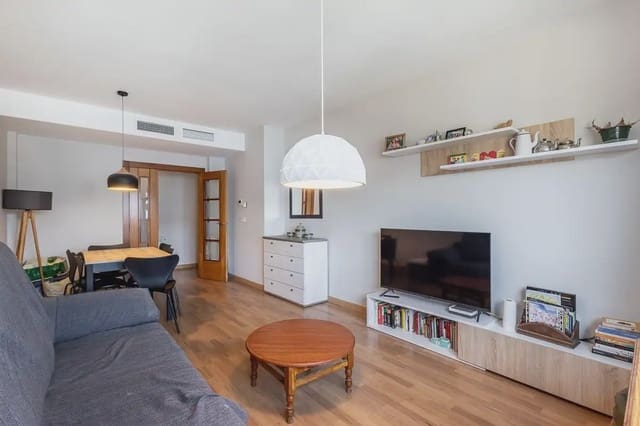 2 soveværelse Lejlighed til salg i Figares, Granada by med swimmingpool garage - € 345.000 (Ref: 9932392)