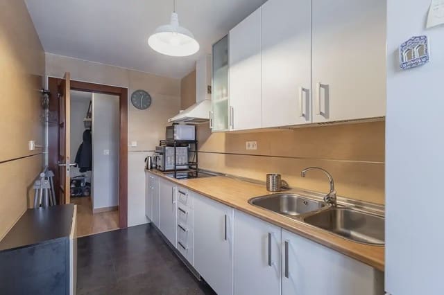2 soveværelse Lejlighed til salg i Figares, Granada by med swimmingpool garage - € 345.000 (Ref: 9932392)
