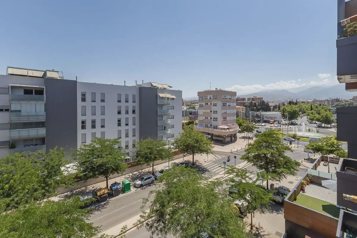 2 soveværelse Lejlighed til salg i Granada by med swimmingpool garage - € 345.000 (Ref: 9932392)