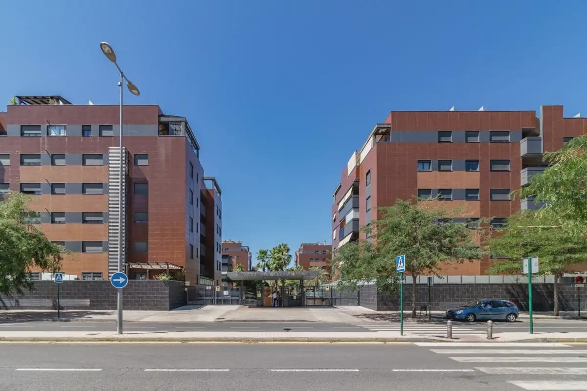 2 soveværelse Lejlighed til salg i Granada by med swimmingpool garage - € 345.000 (Ref: 9932392)