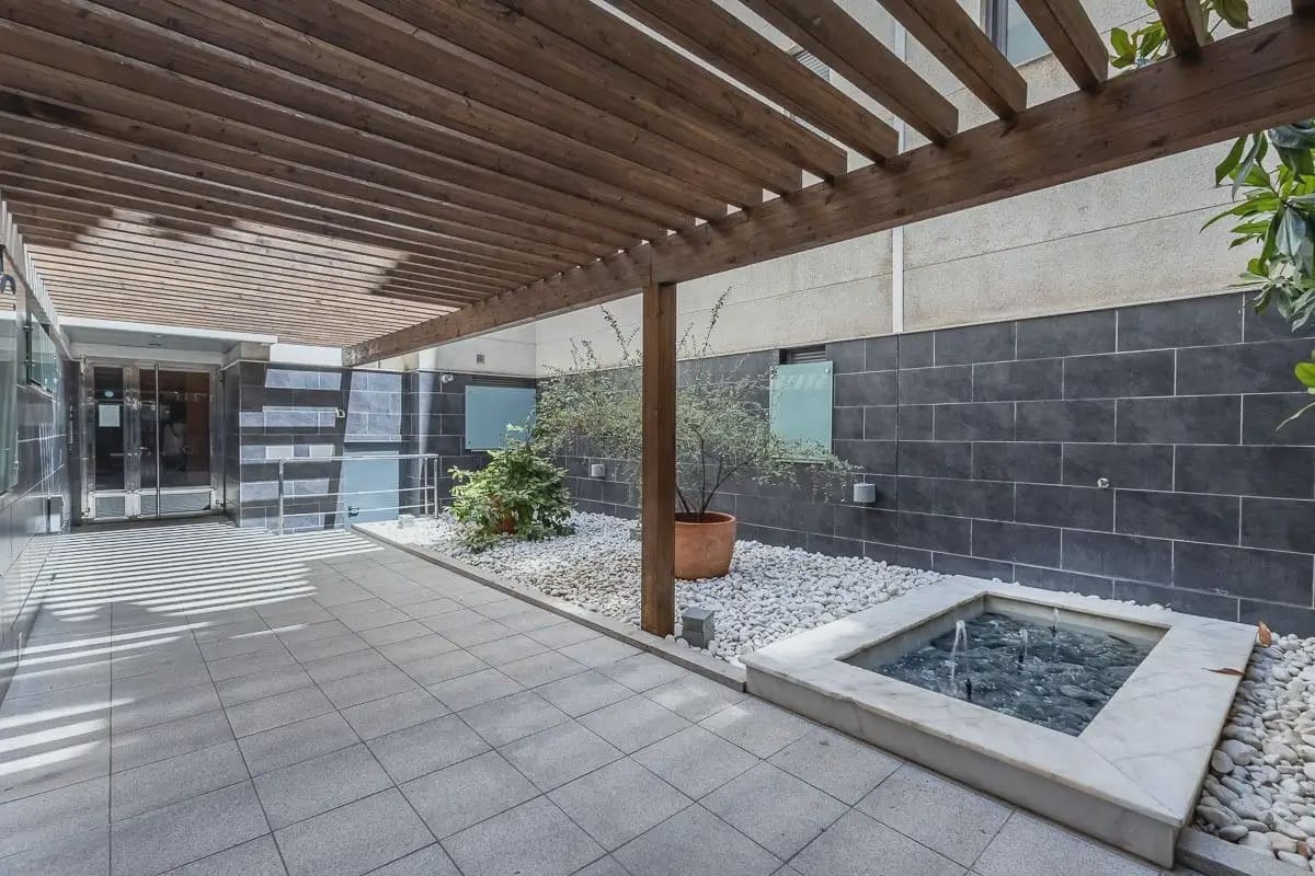 2 soveværelse Lejlighed til salg i Granada by med swimmingpool garage - € 345.000 (Ref: 9932392)
