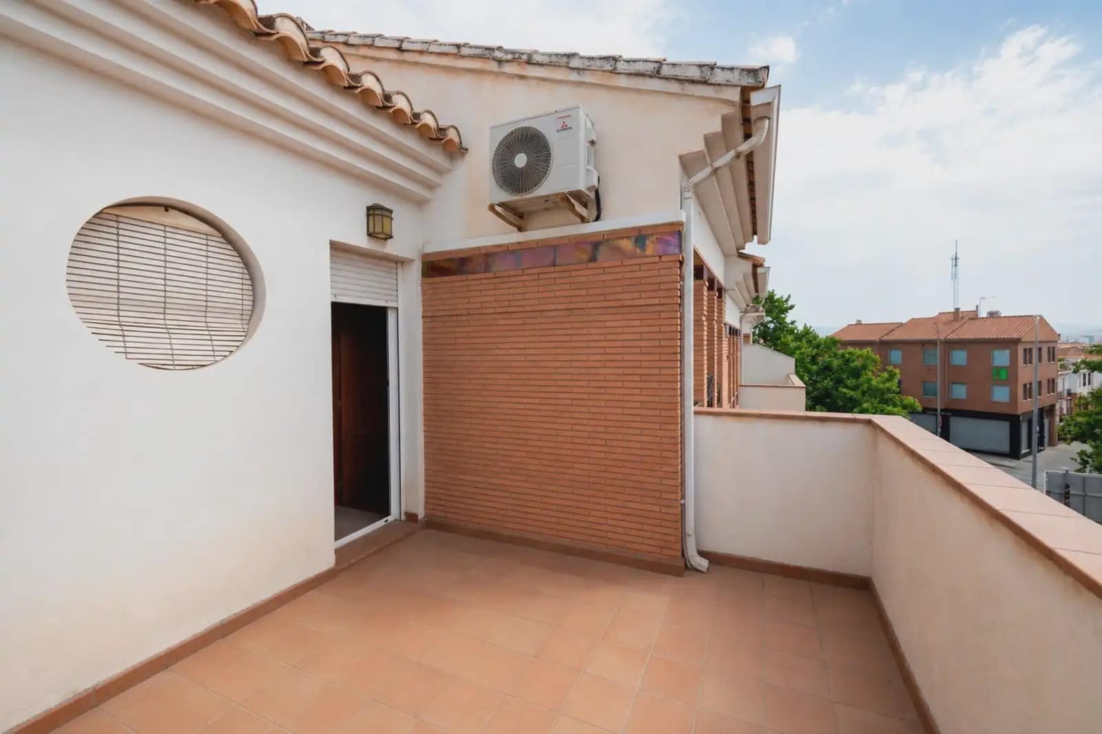 4 soveværelse Byhus til salg i Granada by med garage - € 495.000 (Ref: 9932568)