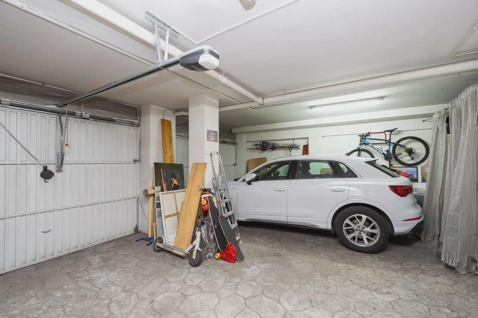 4 soveværelse Byhus til salg i Granada by med garage - € 495.000 (Ref: 9932568)