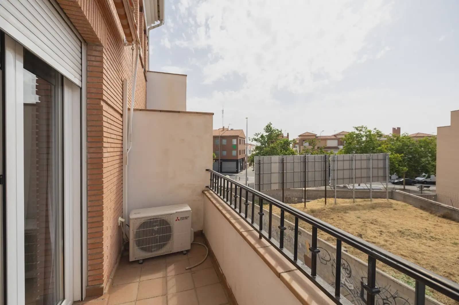 4 soveværelse Byhus til salg i Granada by med garage - € 495.000 (Ref: 9932568)