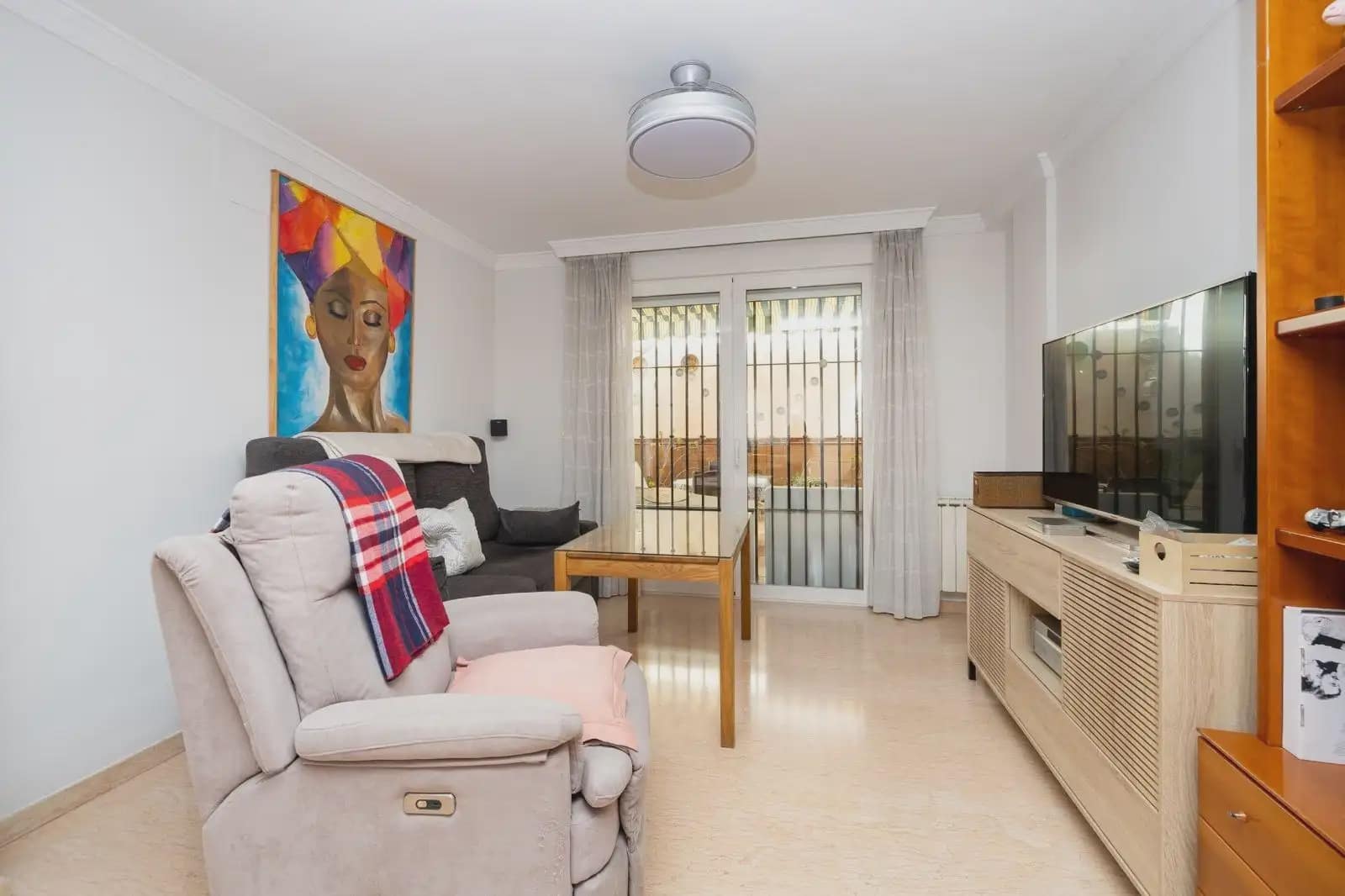 4 soveværelse Byhus til salg i Granada by med garage - € 495.000 (Ref: 9932568)