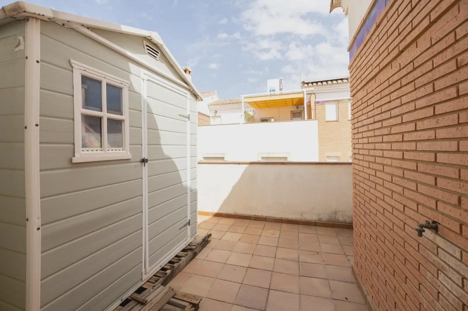 4 soveværelse Byhus til salg i Granada by med garage - € 495.000 (Ref: 9932568)