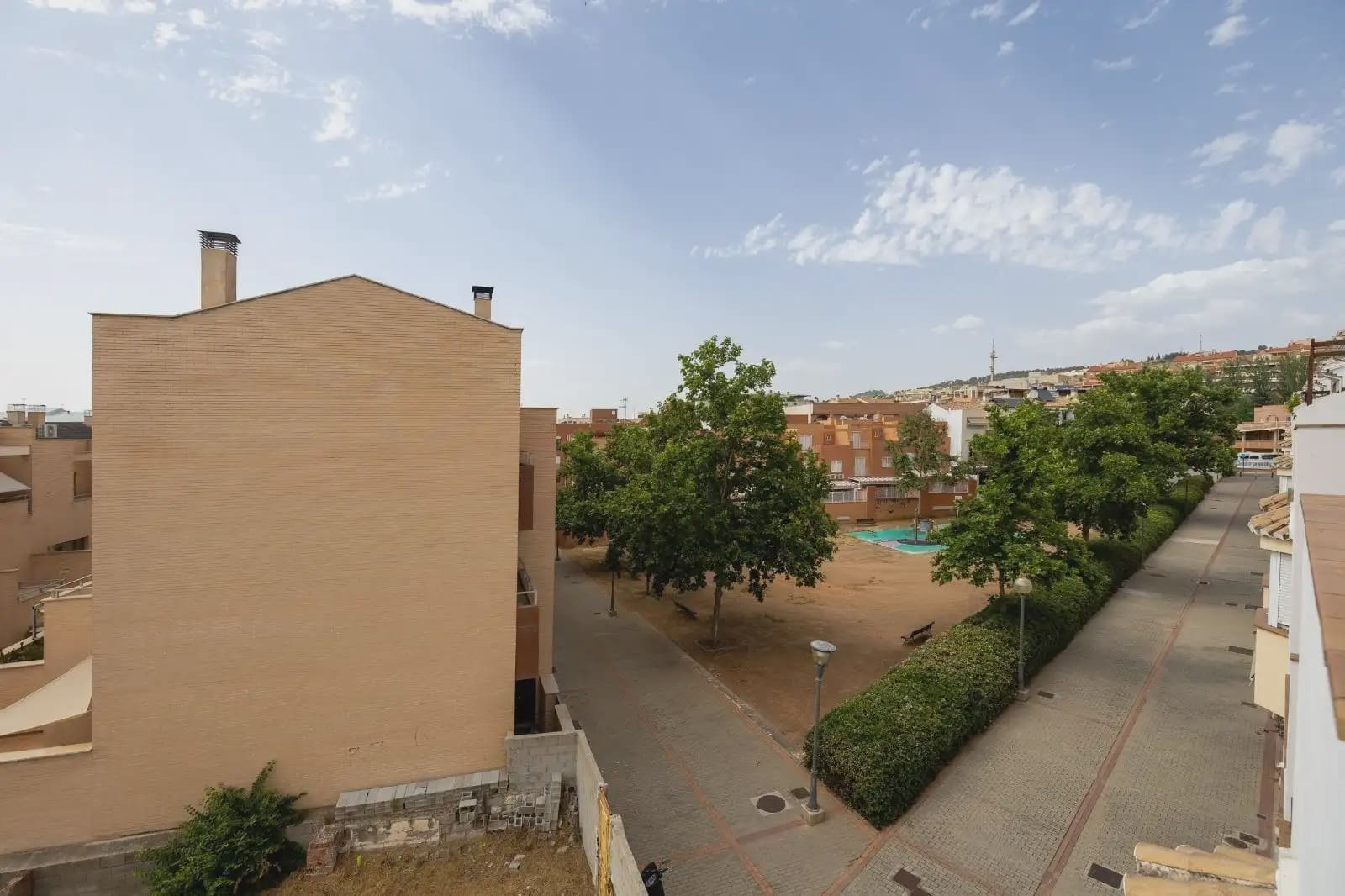 4 soveværelse Byhus til salg i Granada by med garage - € 495.000 (Ref: 9932568)