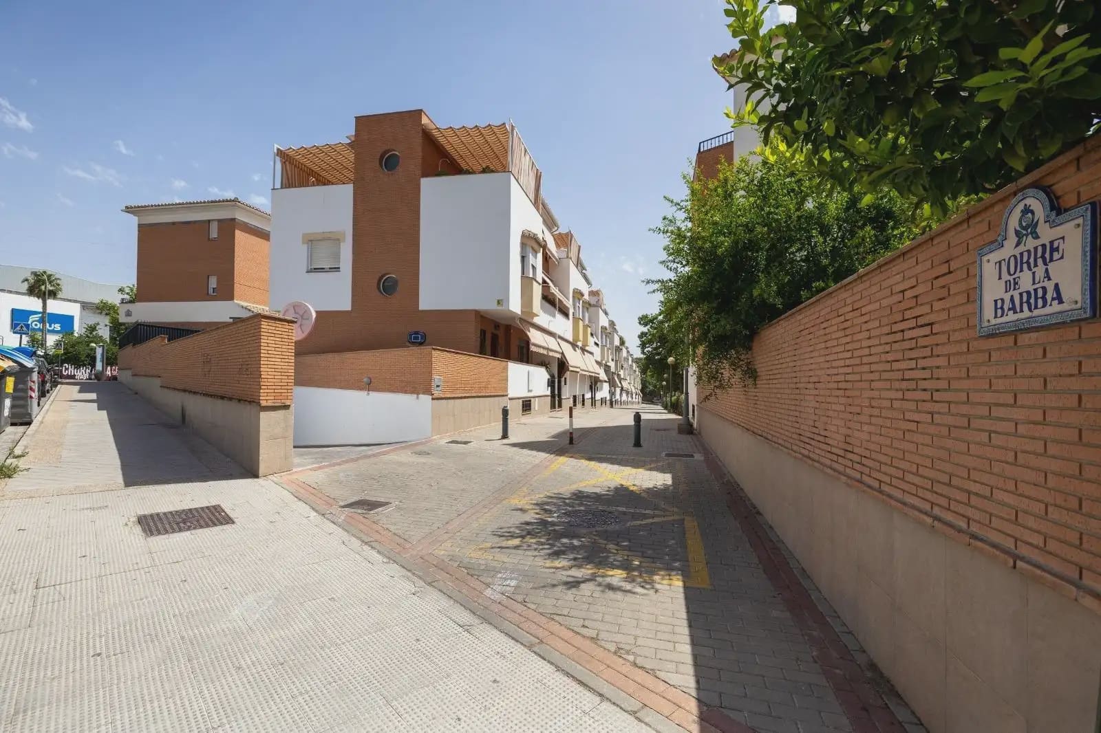 4 soveværelse Byhus til salg i Granada by med garage - € 495.000 (Ref: 9932568)