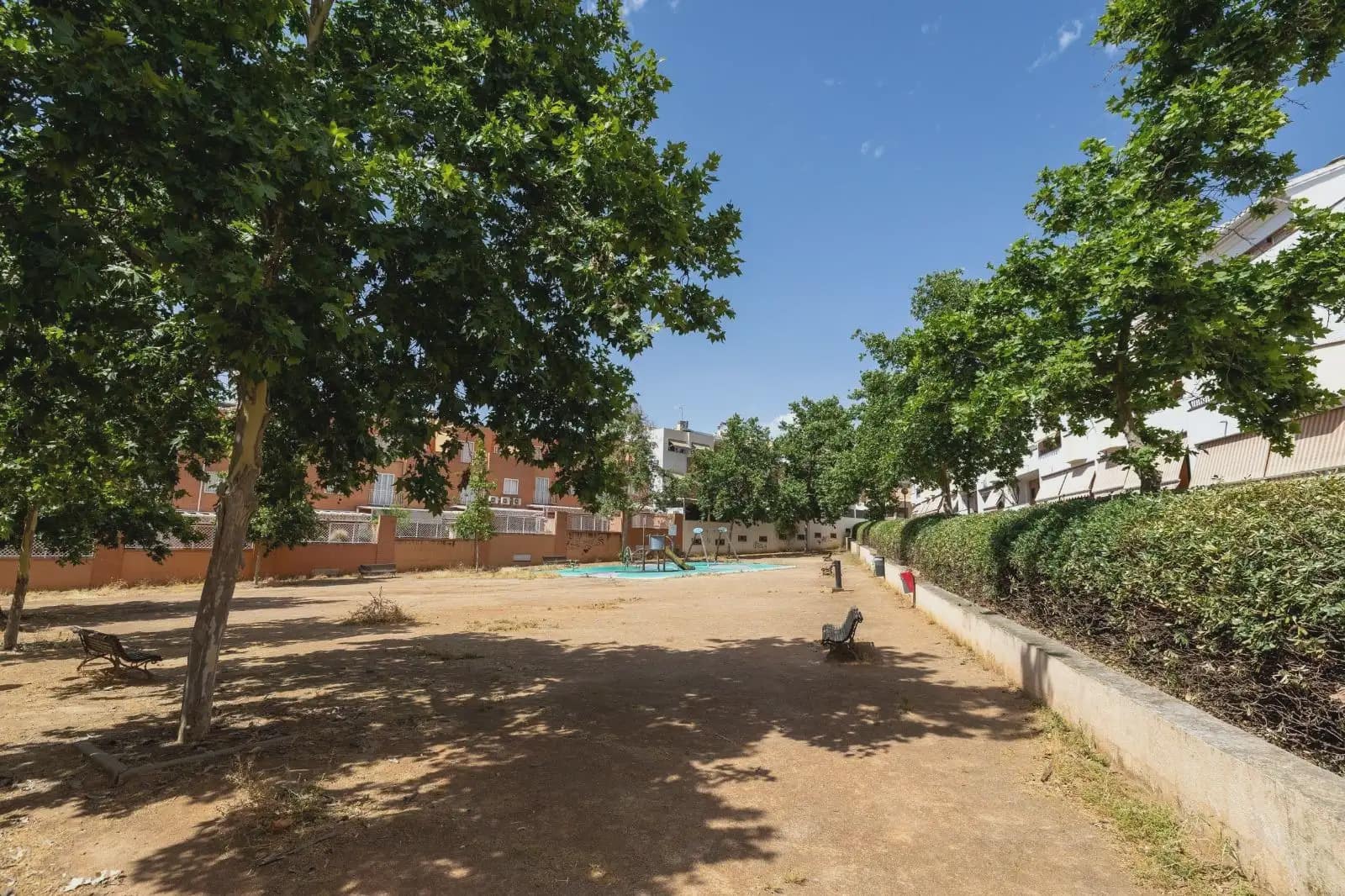 4 soveværelse Byhus til salg i Granada by med garage - € 495.000 (Ref: 9932568)
