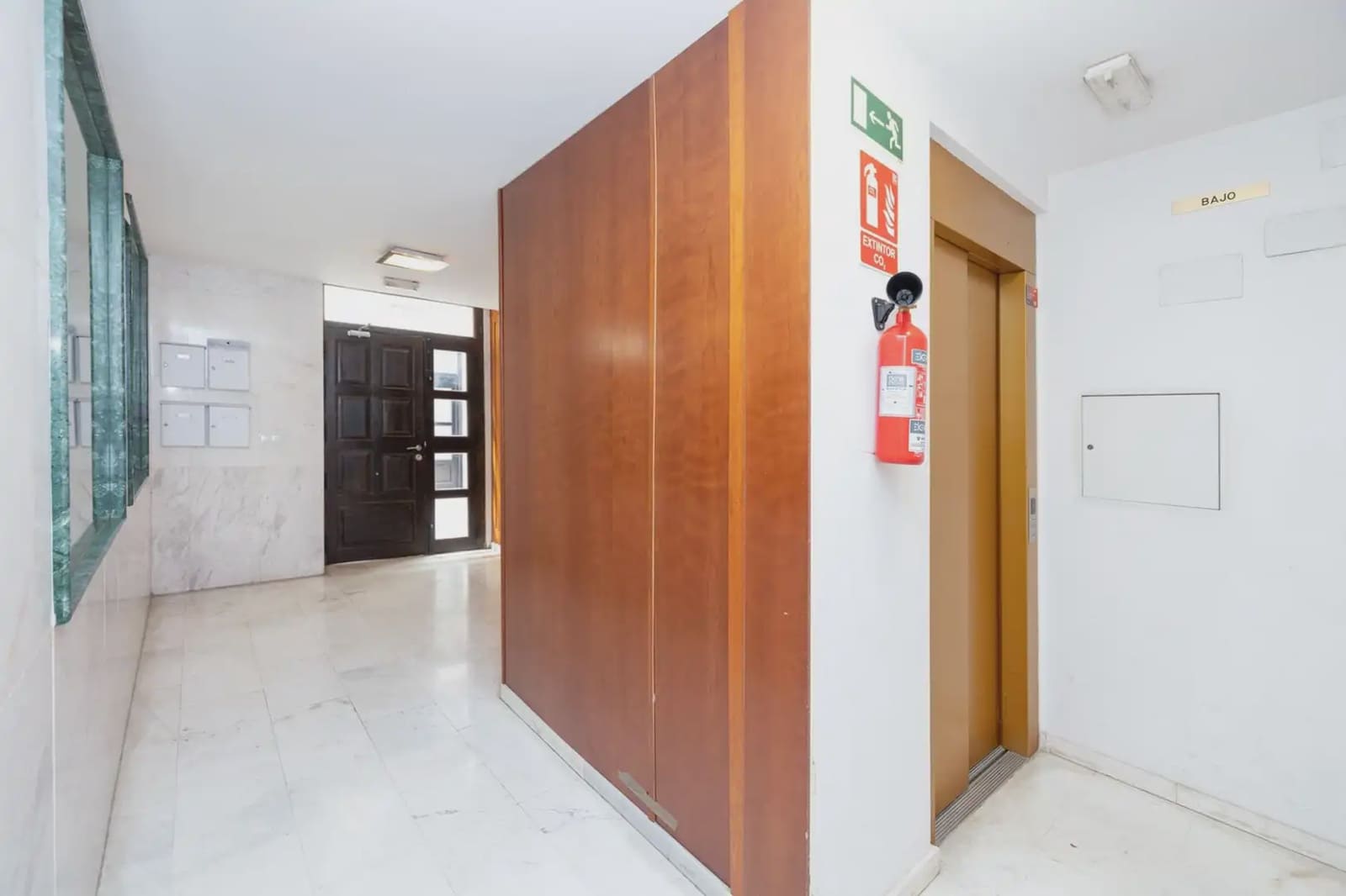 Garage til salg i Granada by - € 31.500 (Ref: 9932681)