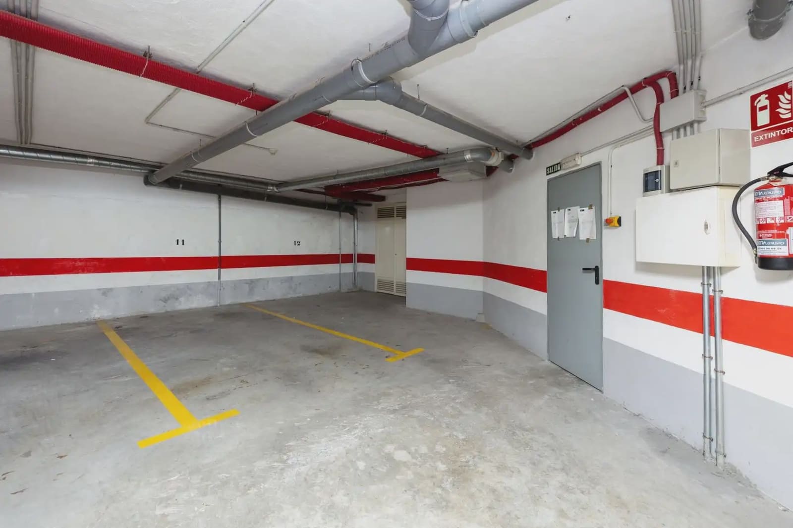 Garage til salg i Granada by - € 31.500 (Ref: 9932681)