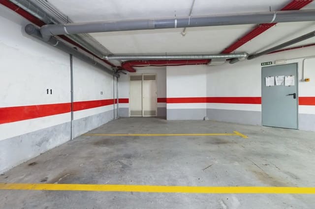Garage te koop in San Matías - Realejo, Granada stad - € 31.500 (Ref: 9932681)