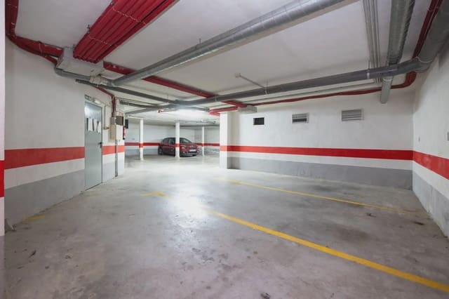 Garage te koop in San Matías - Realejo, Granada stad - € 31.500 (Ref: 9932681)