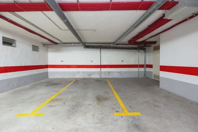 Garage te koop in San Matías - Realejo, Granada stad - € 31.500 (Ref: 9932681)