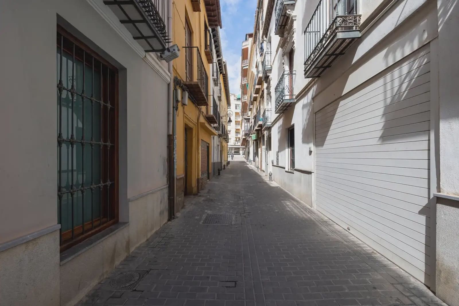 Garage til salg i Granada by - € 31.500 (Ref: 9932681)