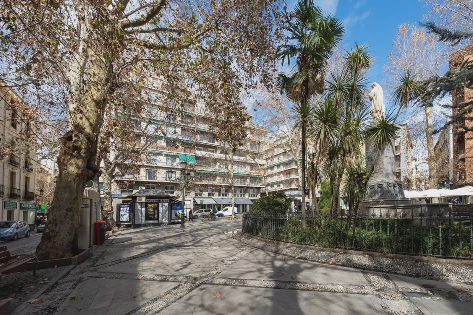 Garage til salg i Granada by - € 31.500 (Ref: 9932681)