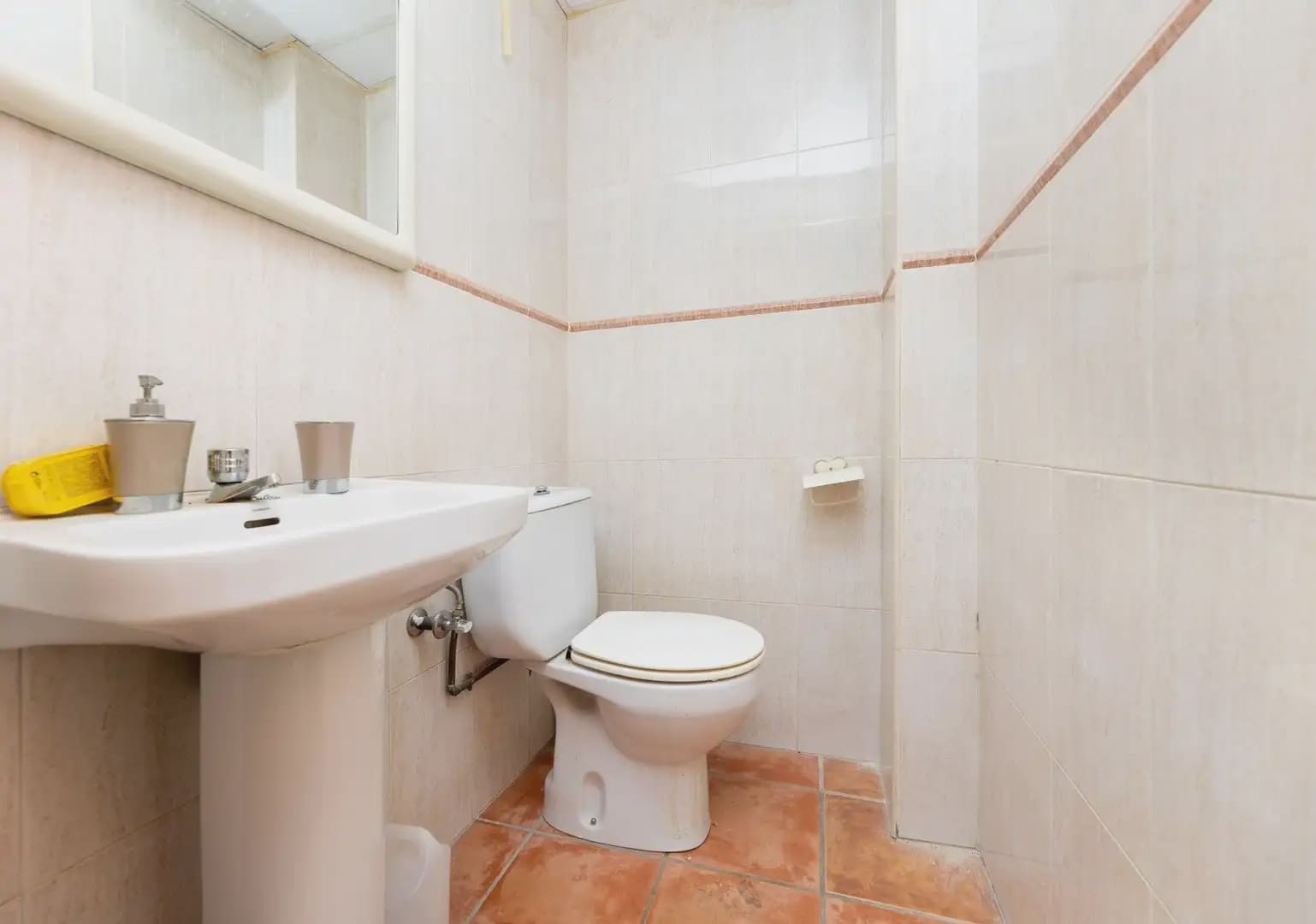 Erhverv til salg i Granada by - € 68.000 (Ref: 9934924)