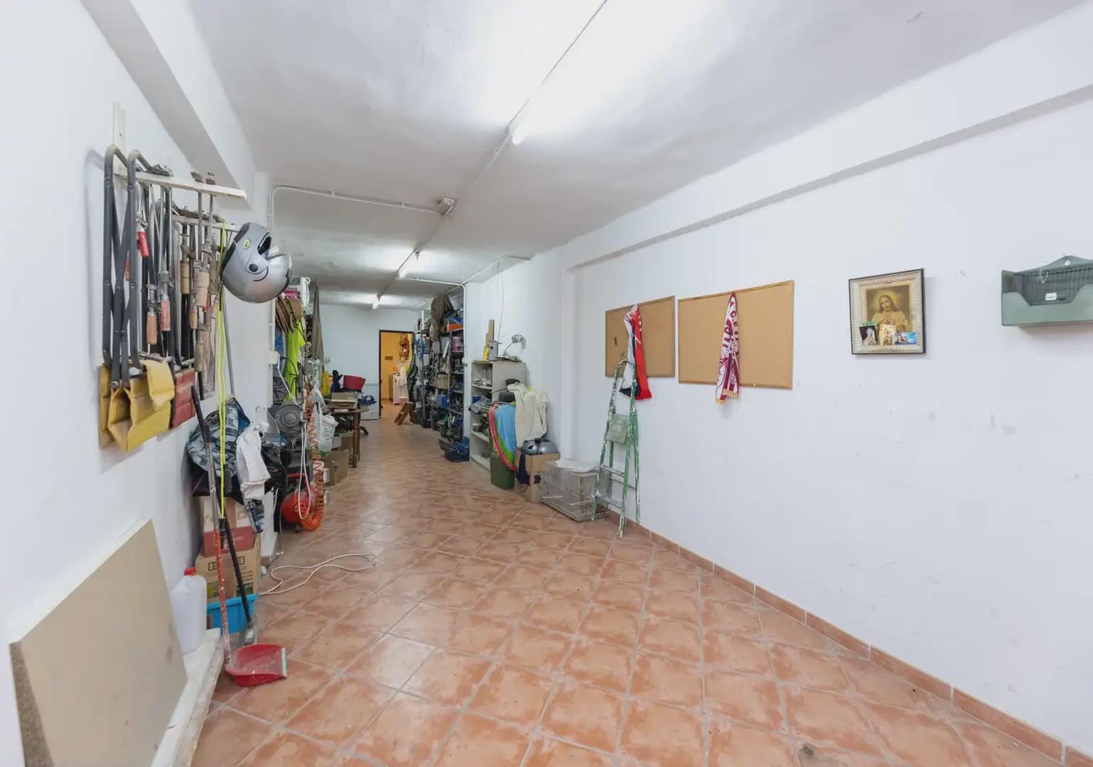 Erhverv til salg i Granada by - € 68.000 (Ref: 9934924)
