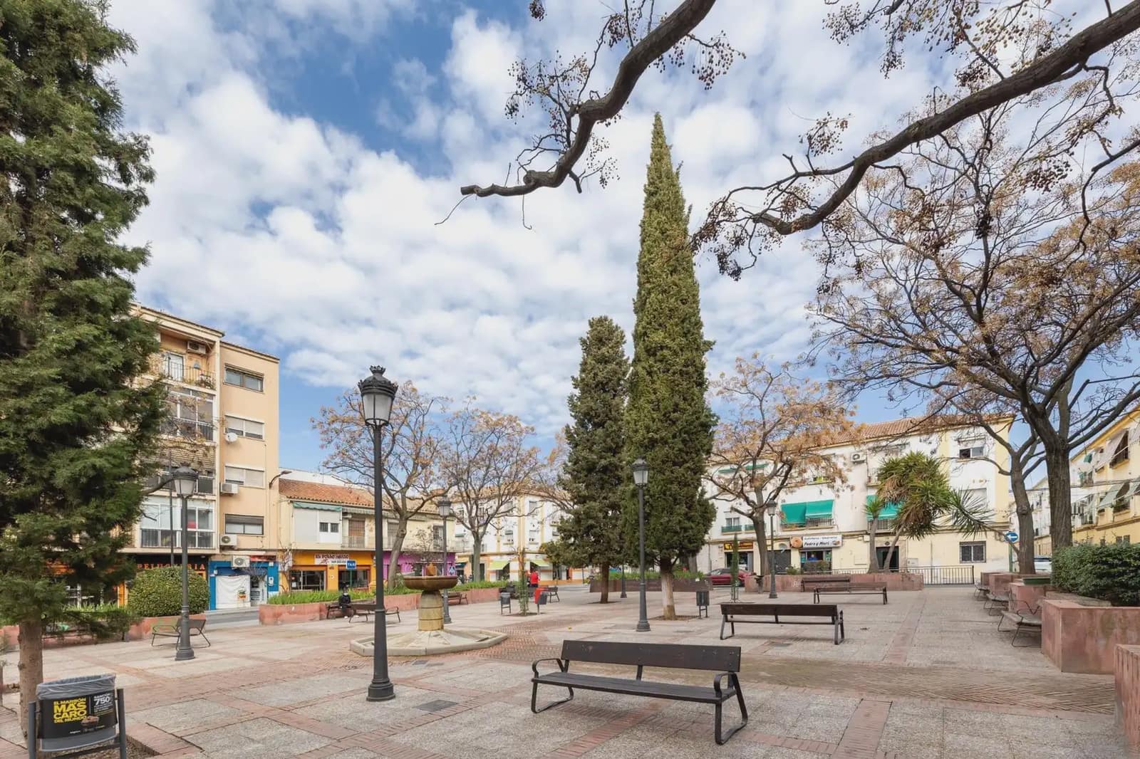 Erhverv til salg i Granada by - € 68.000 (Ref: 9934924)