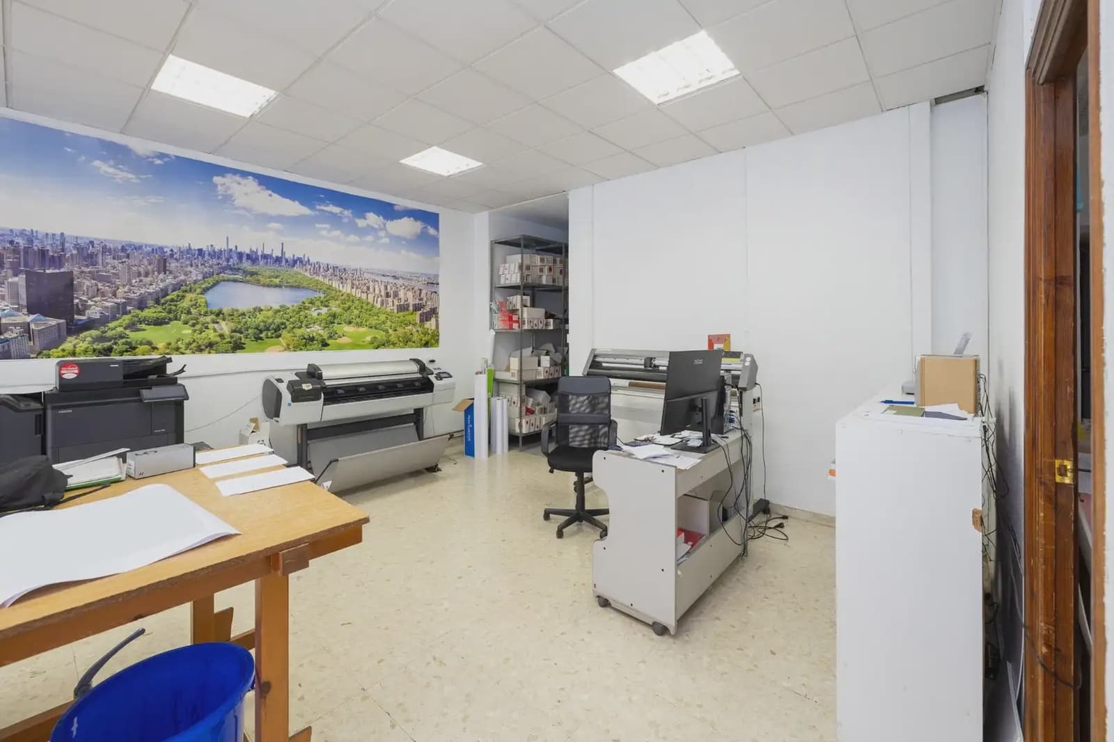 Erhverv til salg i Granada by - € 420.000 (Ref: 9935287)
