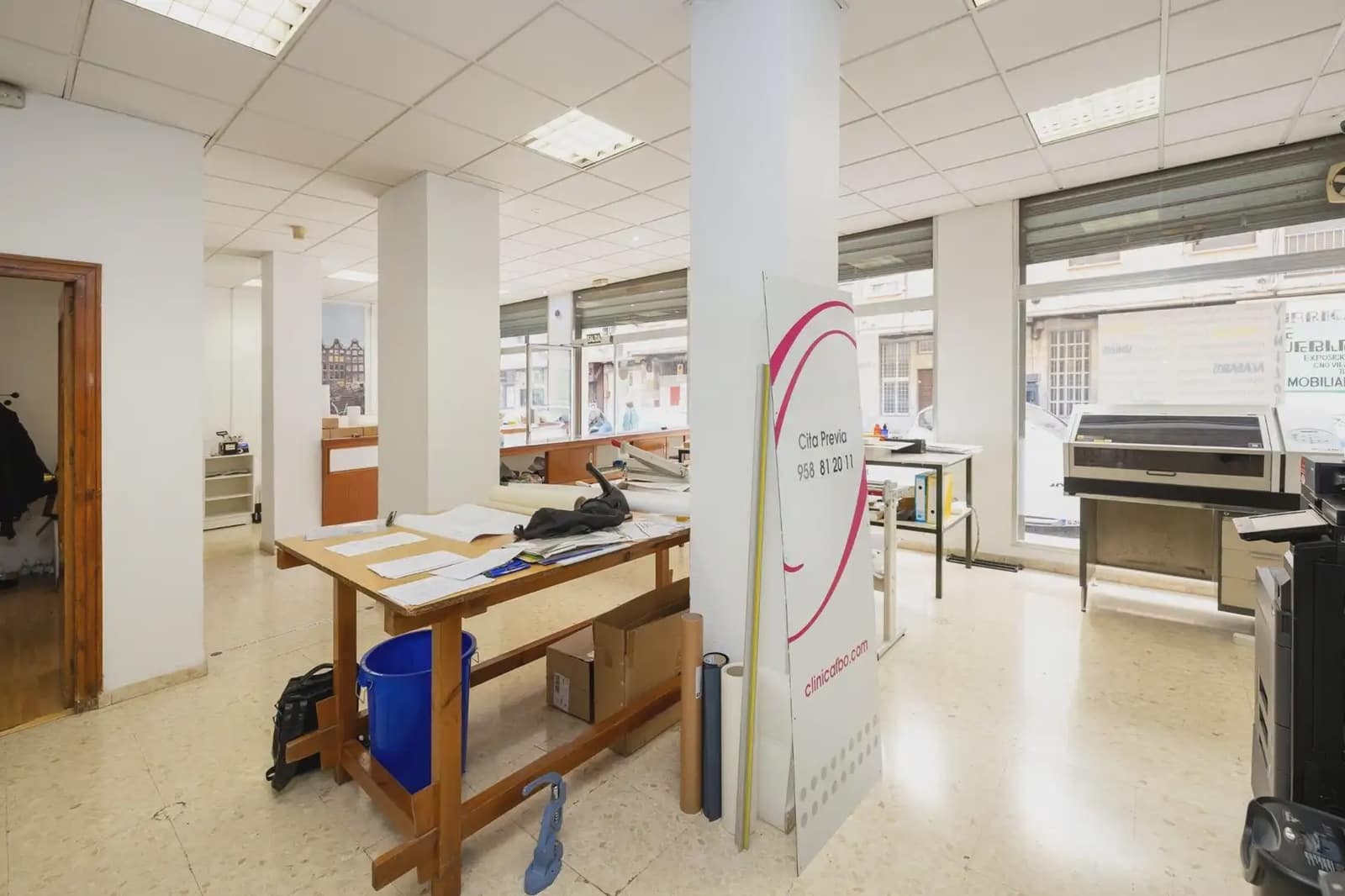 Erhverv til salg i Granada by - € 420.000 (Ref: 9935287)