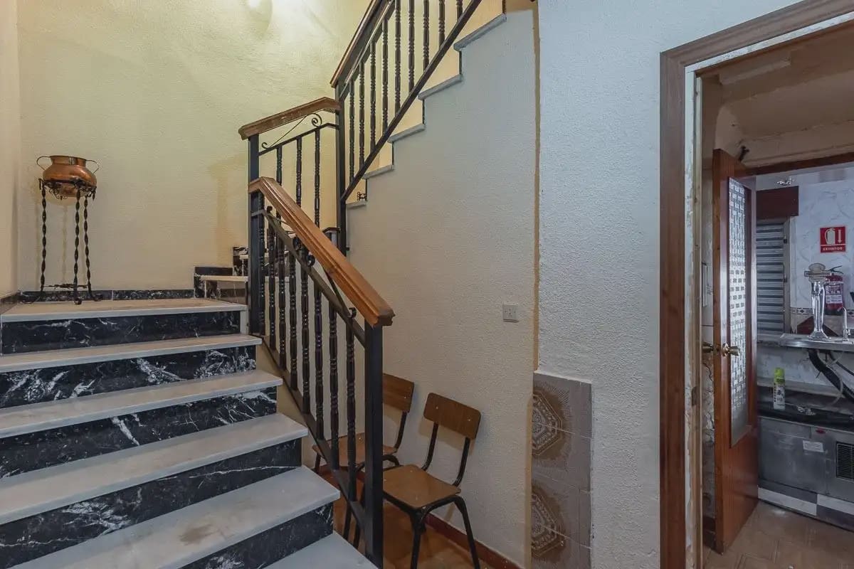 6 slaapkamer Commercieel te koop in Cijuela - € 149.000 (Ref: 9937119)