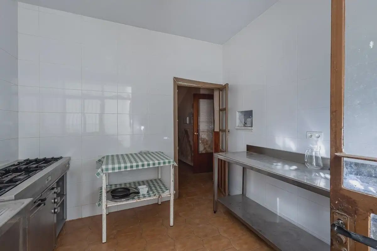 6 slaapkamer Commercieel te koop in Cijuela - € 149.000 (Ref: 9937119)