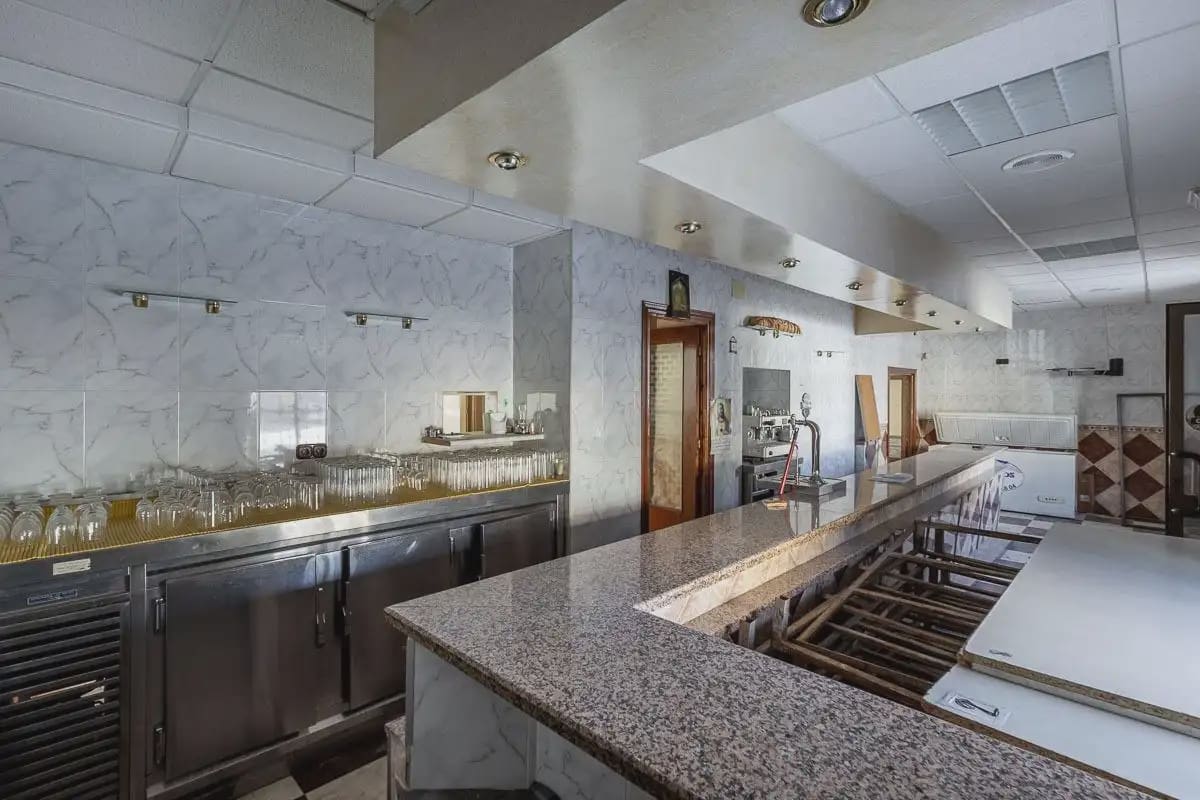 6 slaapkamer Commercieel te koop in Cijuela - € 149.000 (Ref: 9937119)