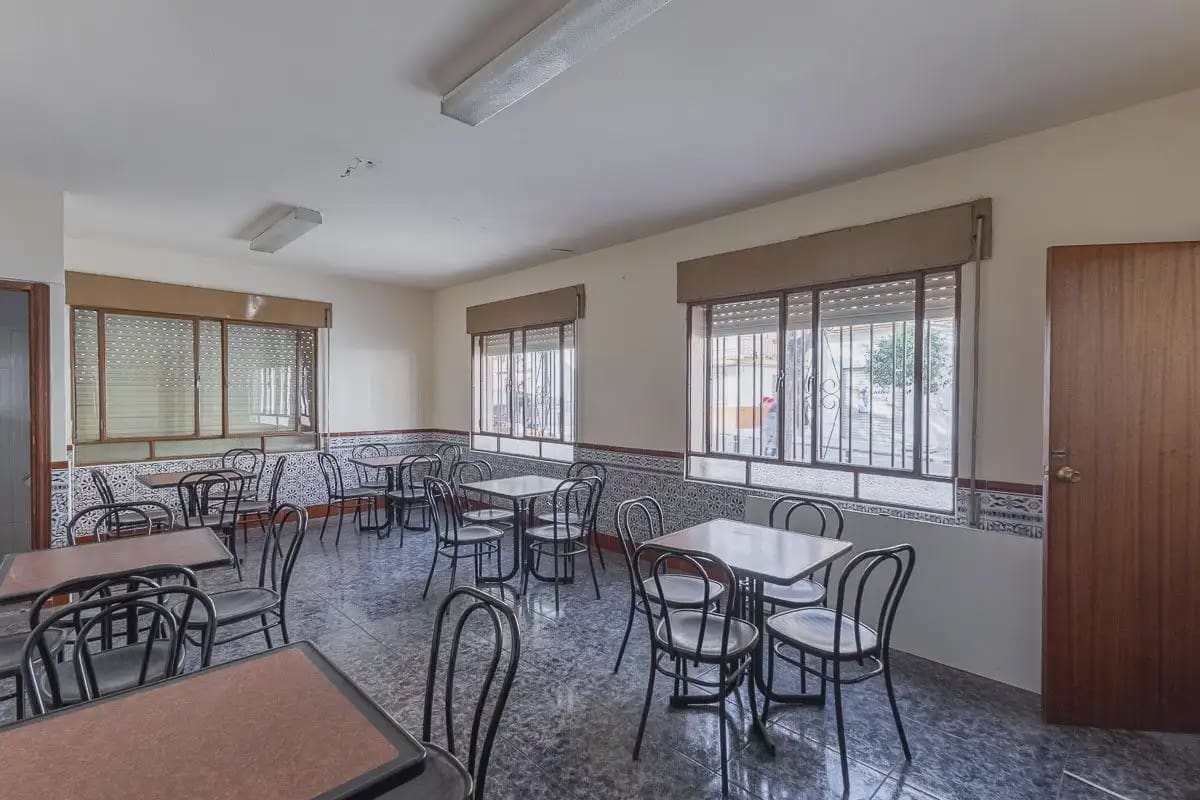 6 slaapkamer Commercieel te koop in Cijuela - € 149.000 (Ref: 9937119)