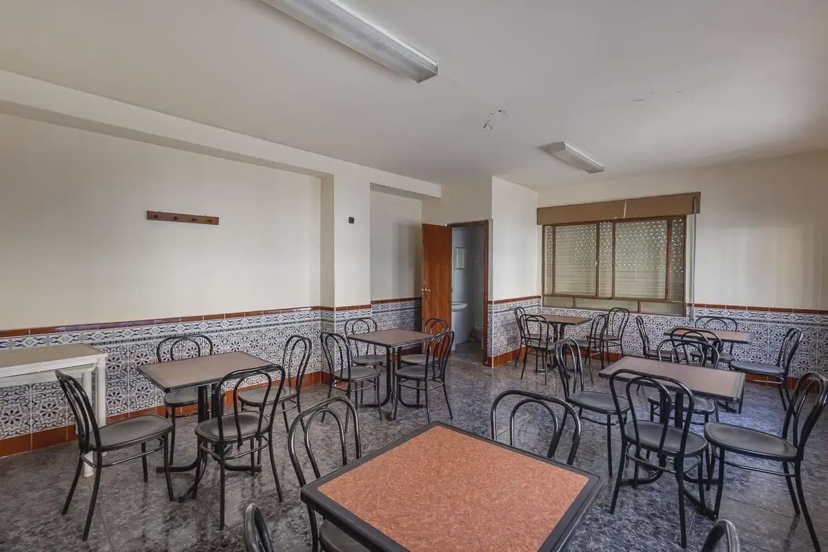 6 slaapkamer Commercieel te koop in Cijuela - € 149.000 (Ref: 9937119)