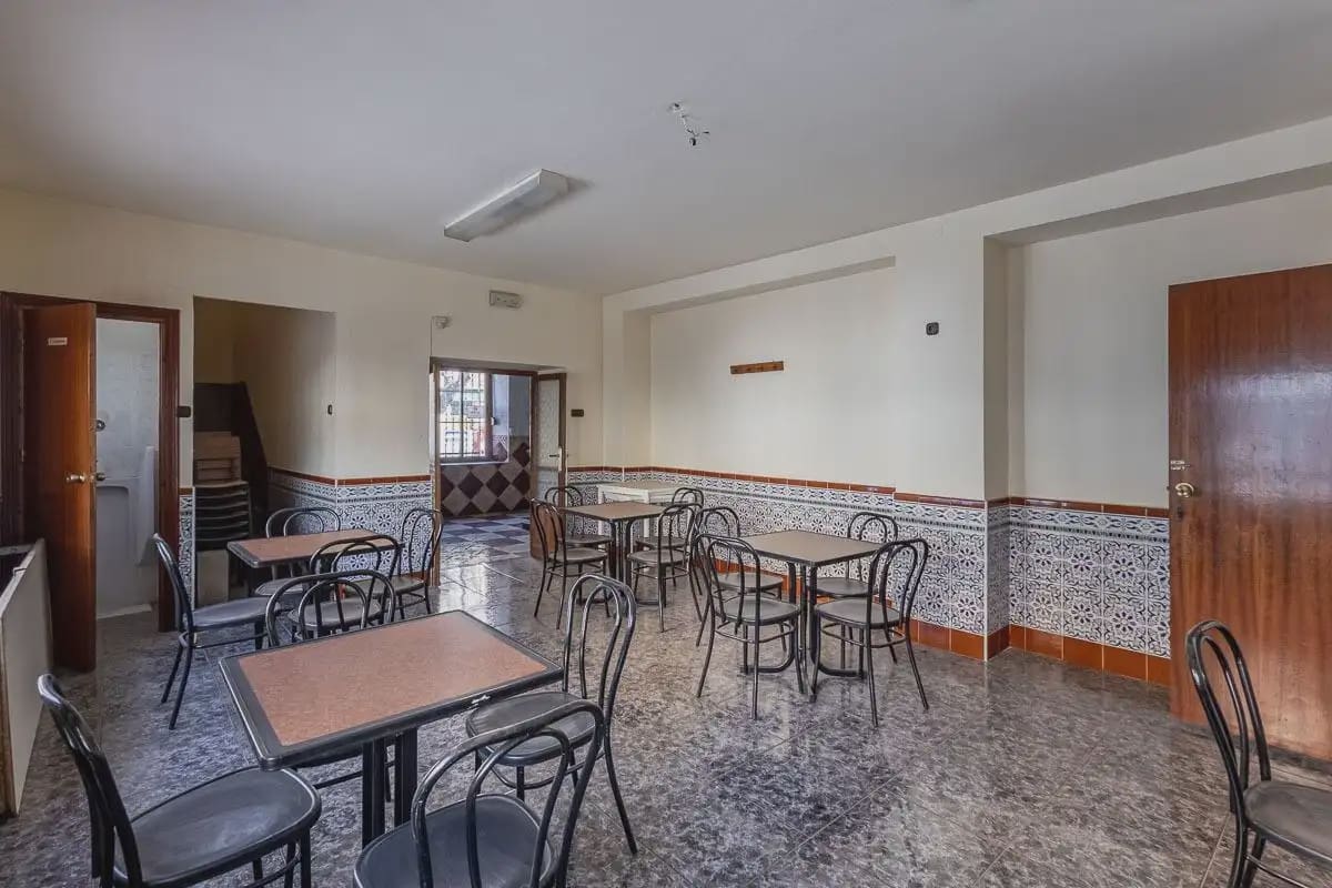 6 slaapkamer Commercieel te koop in Cijuela - € 149.000 (Ref: 9937119)