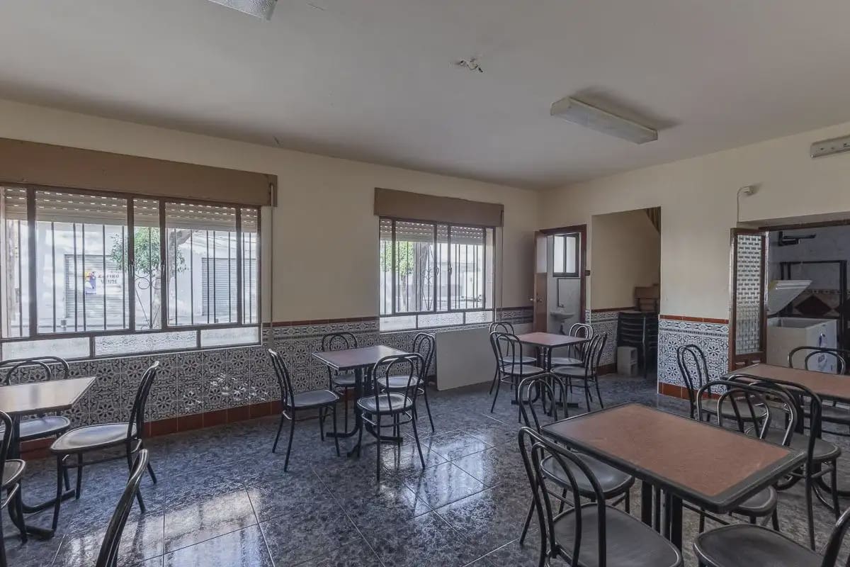 6 slaapkamer Commercieel te koop in Cijuela - € 149.000 (Ref: 9937119)