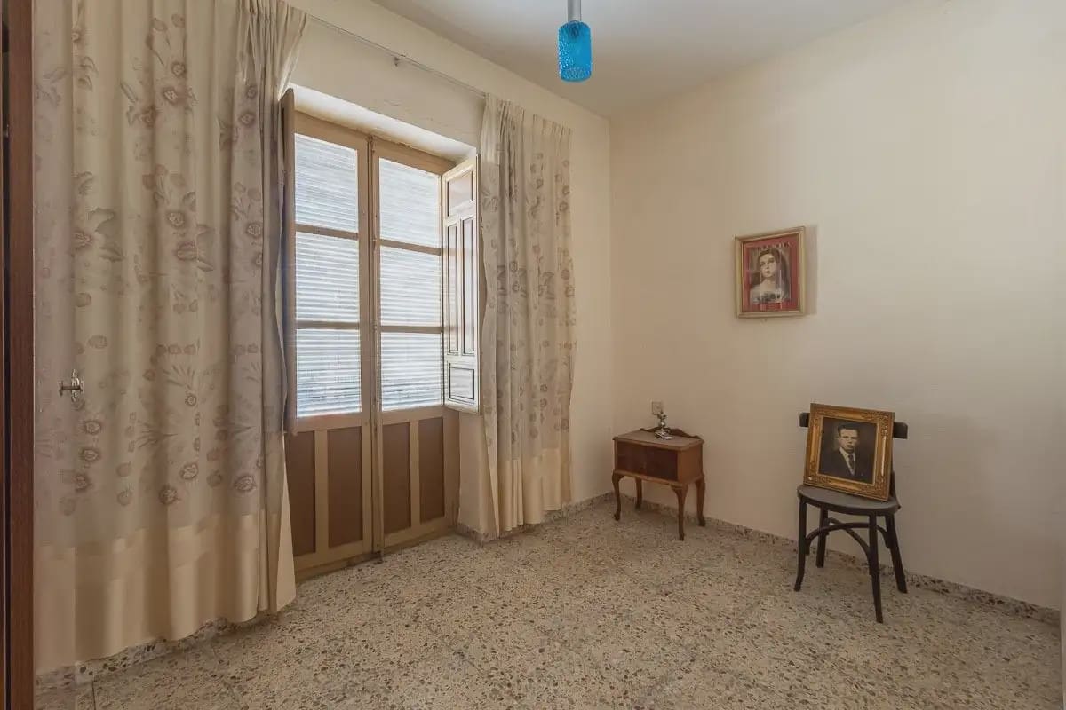 6 slaapkamer Commercieel te koop in Cijuela - € 149.000 (Ref: 9937119)
