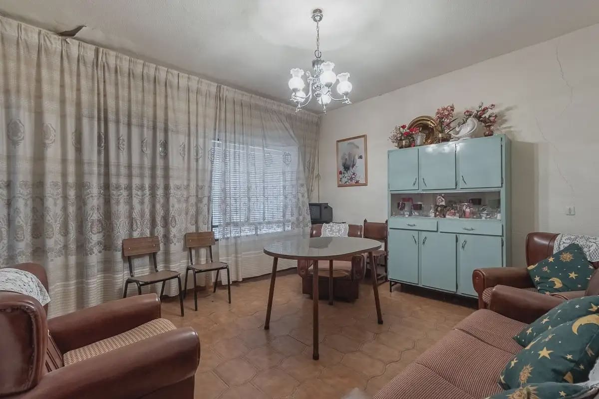 6 slaapkamer Commercieel te koop in Cijuela - € 149.000 (Ref: 9937119)