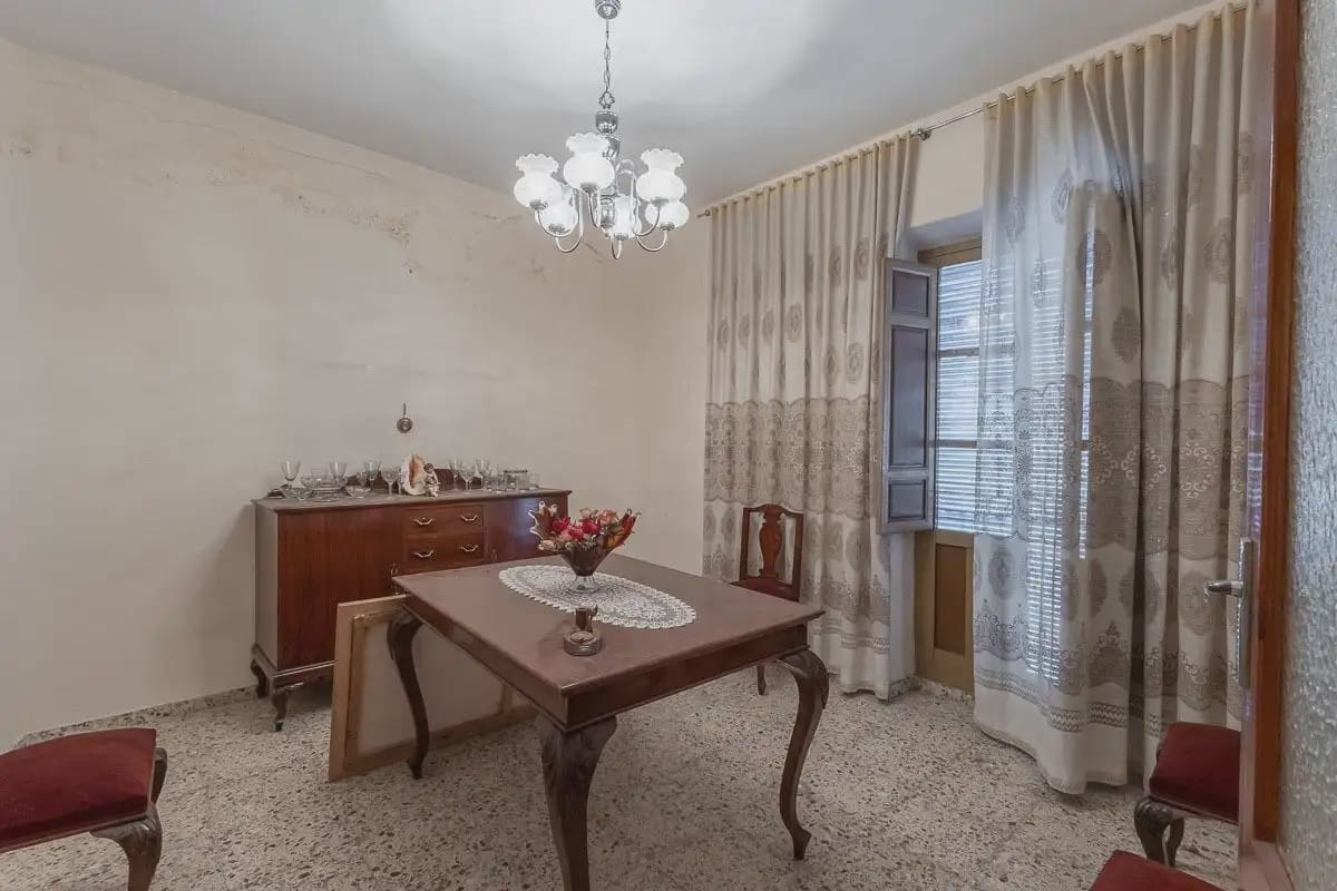 6 slaapkamer Commercieel te koop in Cijuela - € 149.000 (Ref: 9937119)