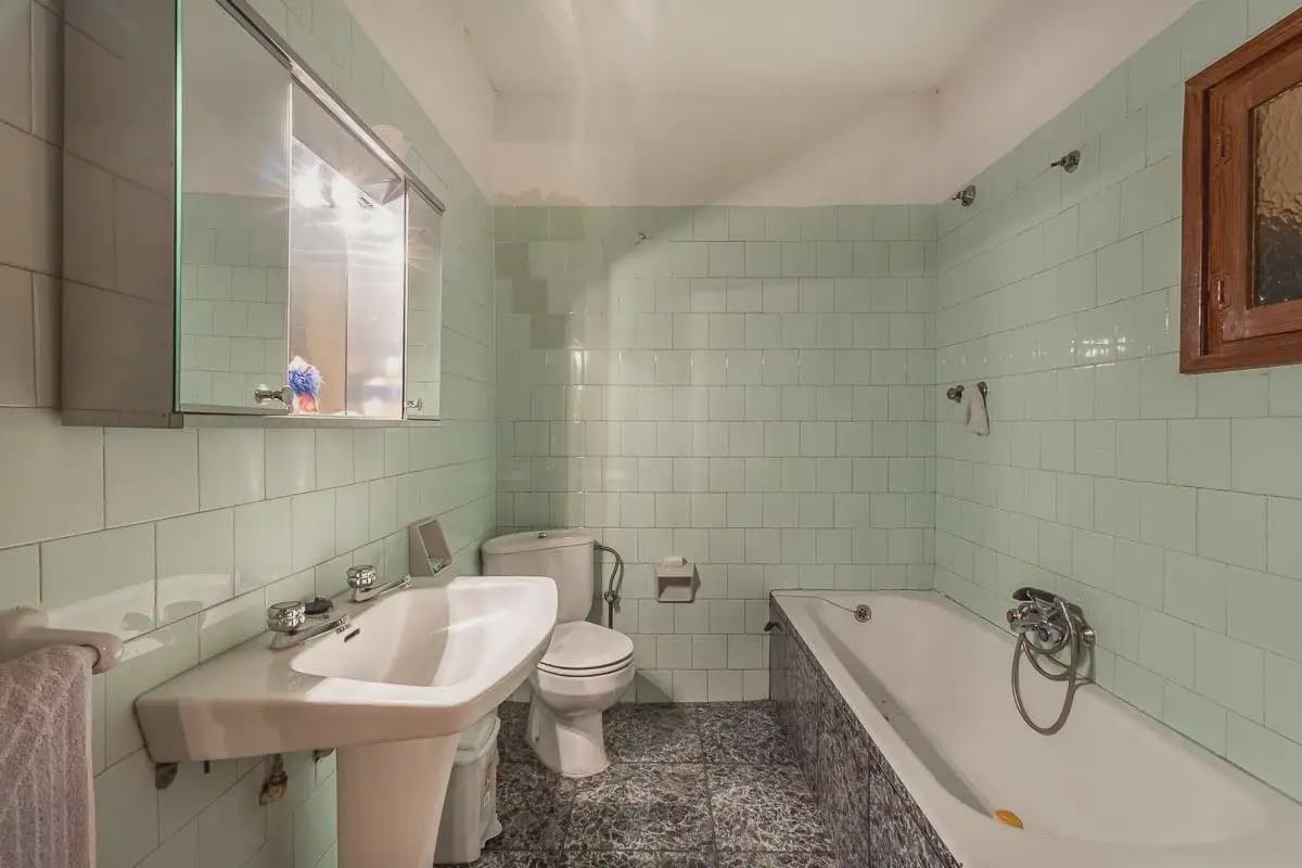 6 slaapkamer Commercieel te koop in Cijuela - € 149.000 (Ref: 9937119)