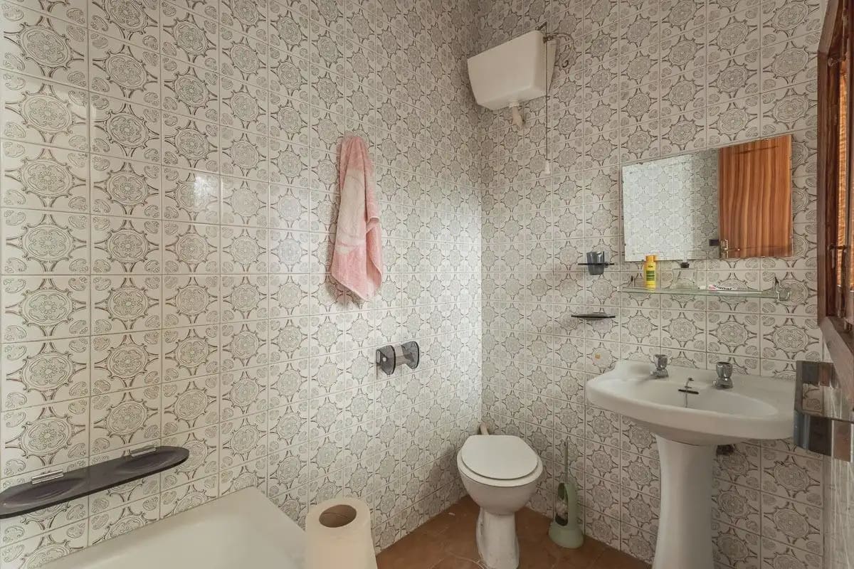 6 slaapkamer Commercieel te koop in Cijuela - € 149.000 (Ref: 9937119)