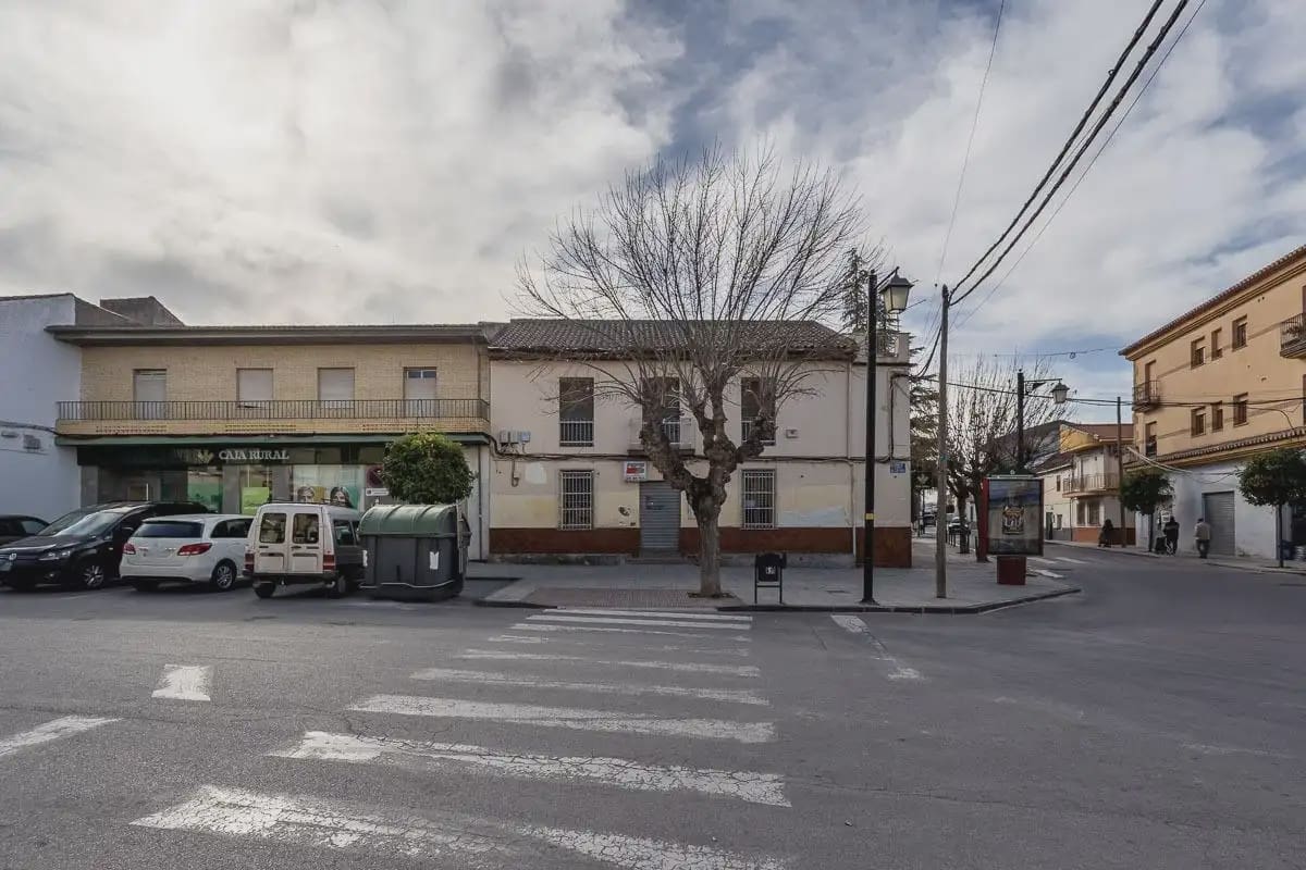 6 slaapkamer Commercieel te koop in Cijuela - € 149.000 (Ref: 9937119)