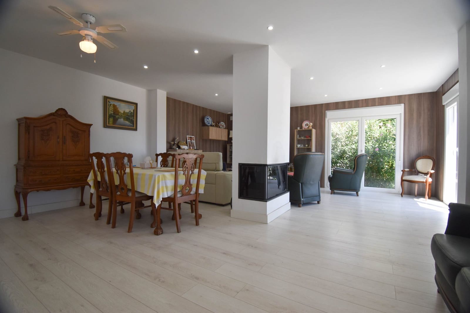 4 Zimmer Villa zu verkaufen in Chiclana de la Frontera - 425.000 € (Ref: 10001220)