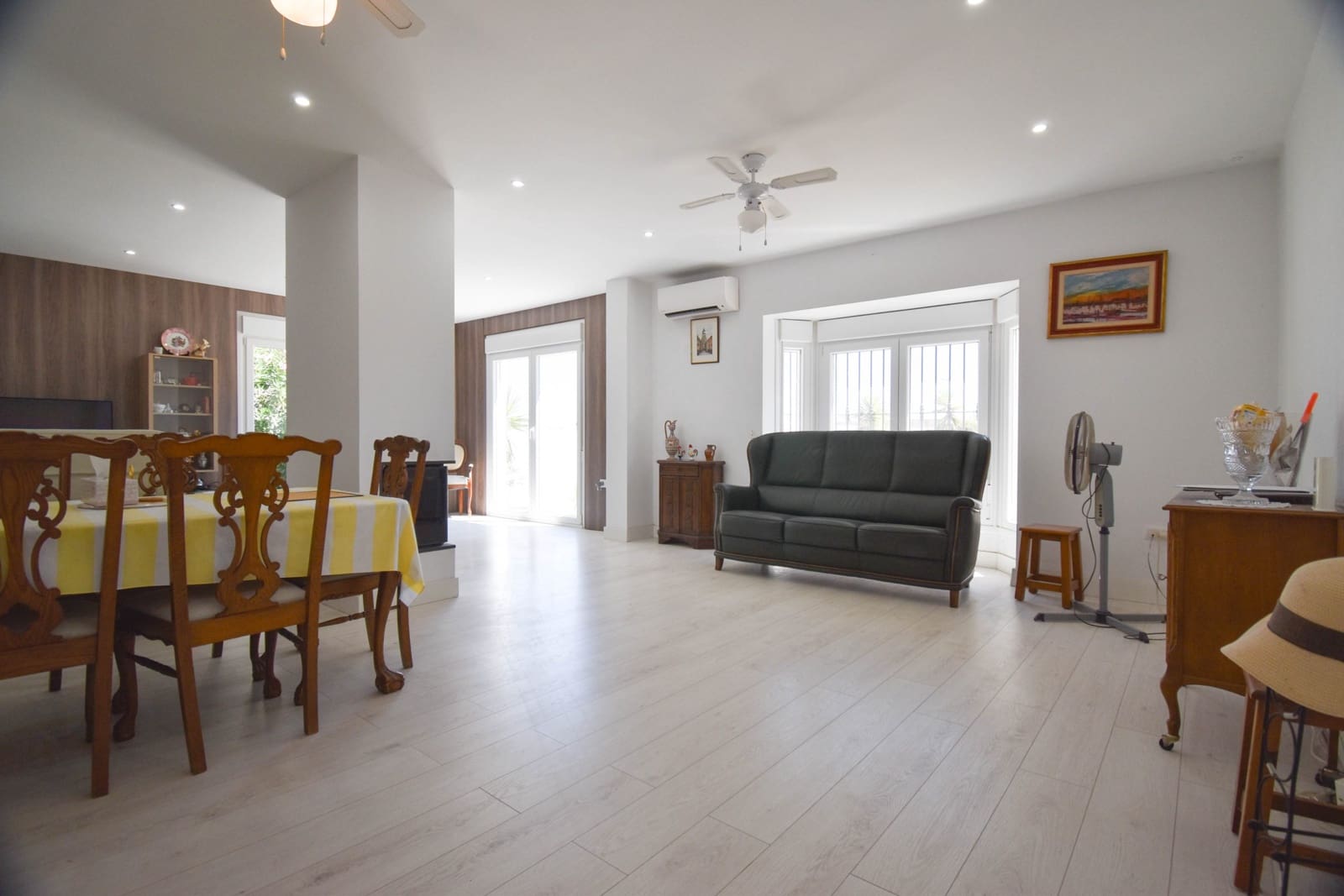 4 Zimmer Villa zu verkaufen in Chiclana de la Frontera - 425.000 € (Ref: 10001220)