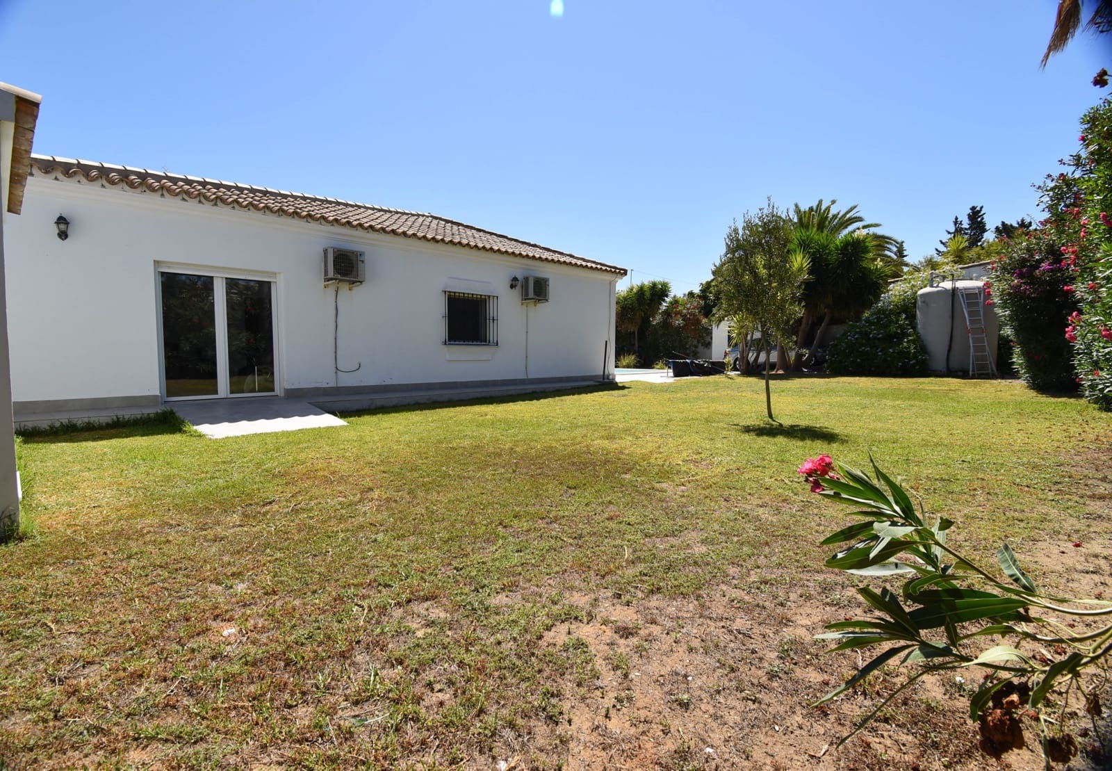 4 Zimmer Villa zu verkaufen in Chiclana de la Frontera - 425.000 € (Ref: 10001220)