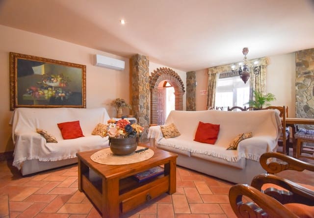 5 bedroom Finca/Country House for sale in Medina-Sidonia - € 699,900 (Ref: 10007192)