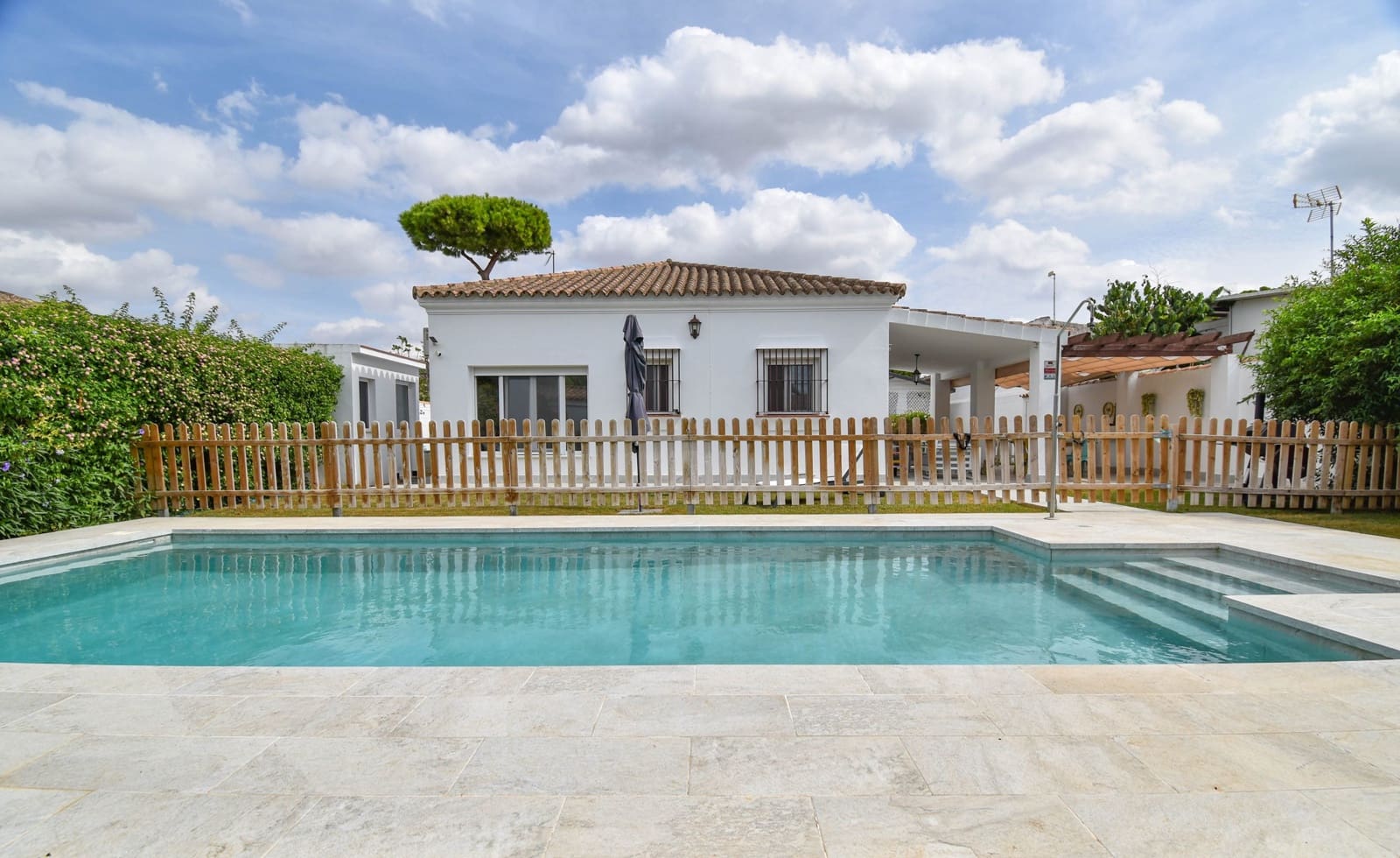 3 slaapkamer Villa te koop in Chiclana de la Frontera met zwembad - € 439.900 (Ref: 10156226)