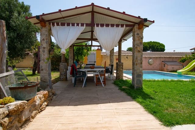 4 slaapkamer Villa te koop in Chiclana de la Frontera - € 259.900 (Ref: 9101584)