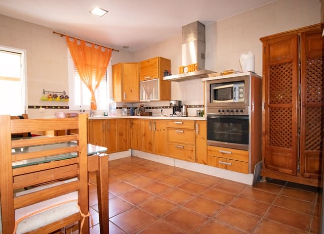 4 slaapkamer Villa te koop in Chiclana de la Frontera - € 259.900 (Ref: 9101584)