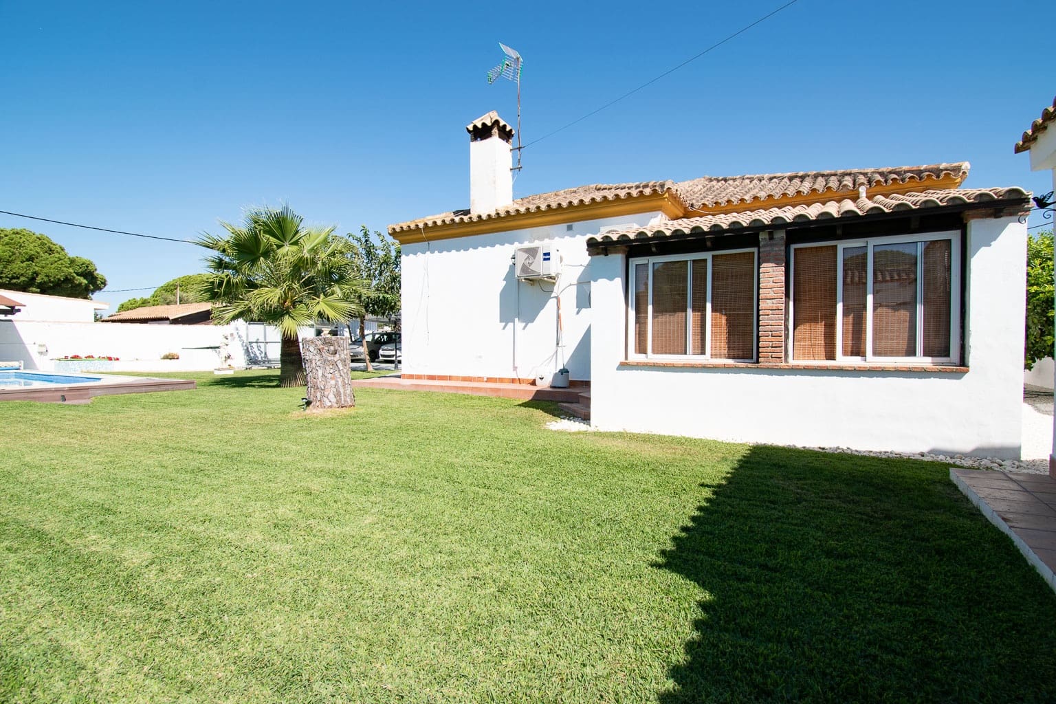 3 makuuhuone Huvila myytävänä paikassa Chiclana de la Frontera - 319 900 € (Ref: 9293813)